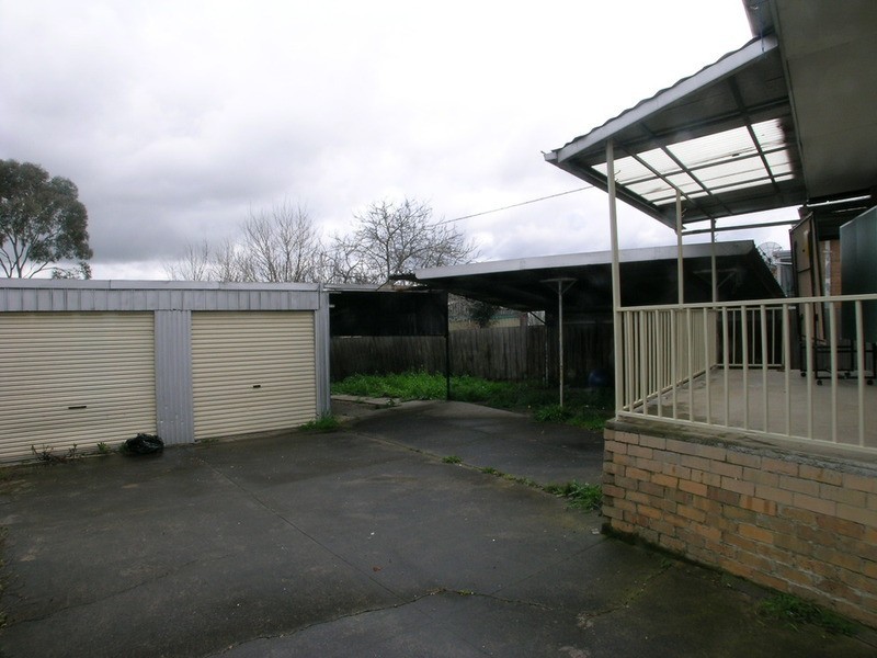 15 Corinella Crescent, Dallas VIC 3047