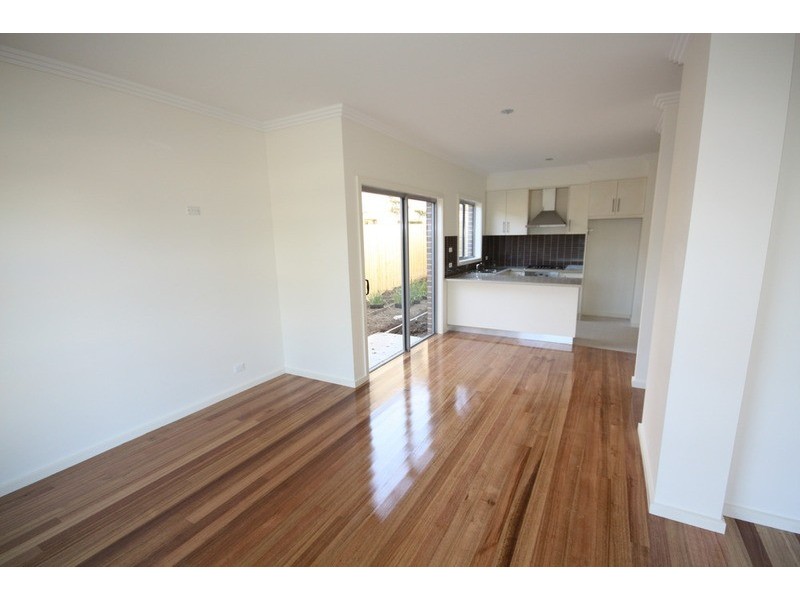 1/56 Winifred Street, Oak Park VIC 3046