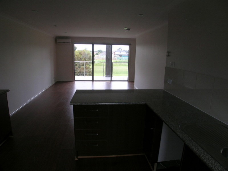 3/2-4 McKerchar Street, Glenroy VIC 3046