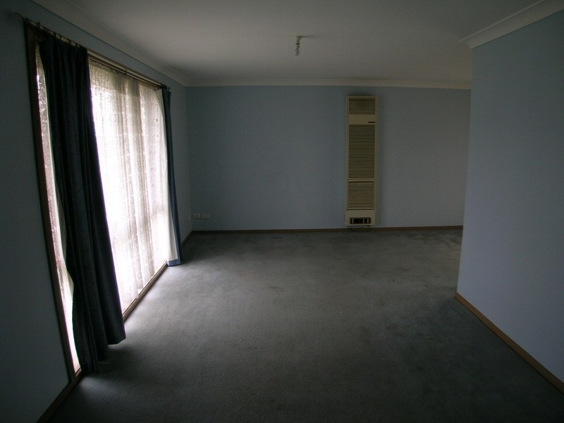 15 Hopkins Way, Meadow Heights VIC 3048