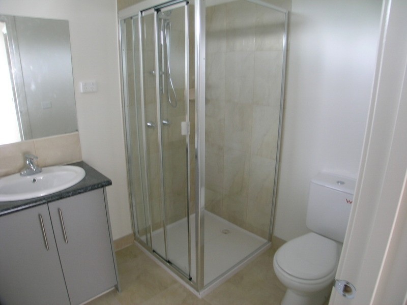 8/2-4 McKershar Street, Glenroy VIC 3046