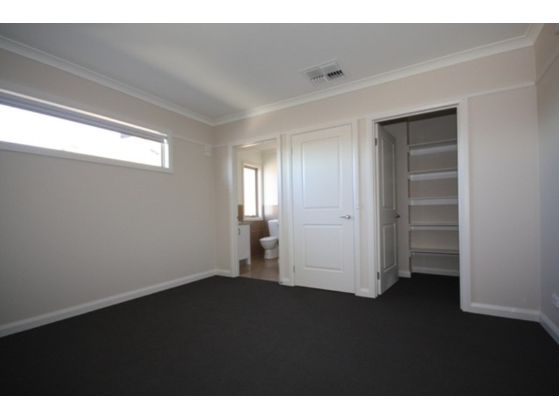 1/74 Chapman Avenue, Glenroy VIC 3046