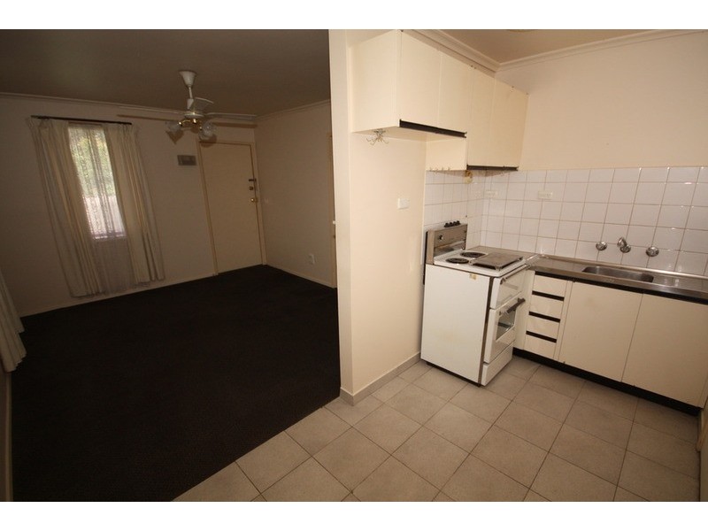 18/9-11 Chris Court, Oak Park VIC 3046