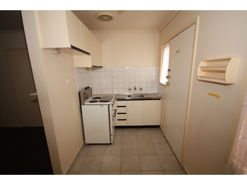 18/9-11 Chris Court, Oak Park VIC 3046