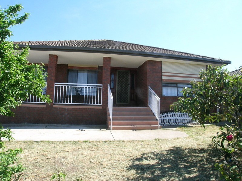 24 Cassinia Crescent, Meadow Heights VIC 3048