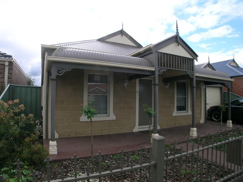 23 Swinburne Close, Craigieburn VIC 3064