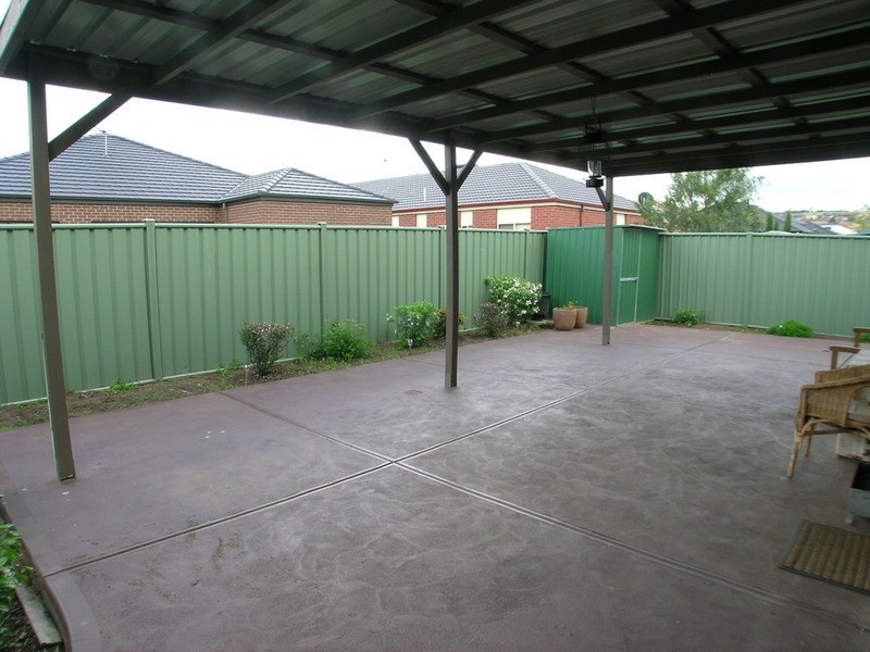 23 Swinburne Close, Craigieburn VIC 3064