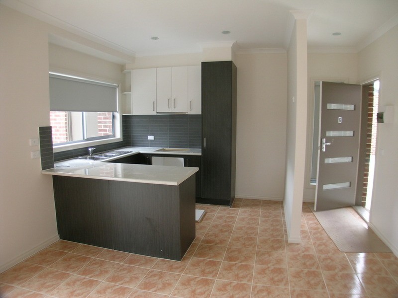 6/2-4 McKershar Street, Glenroy VIC 3046