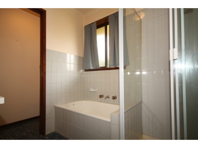 2/46 Grandview Street, Glenroy VIC 3046