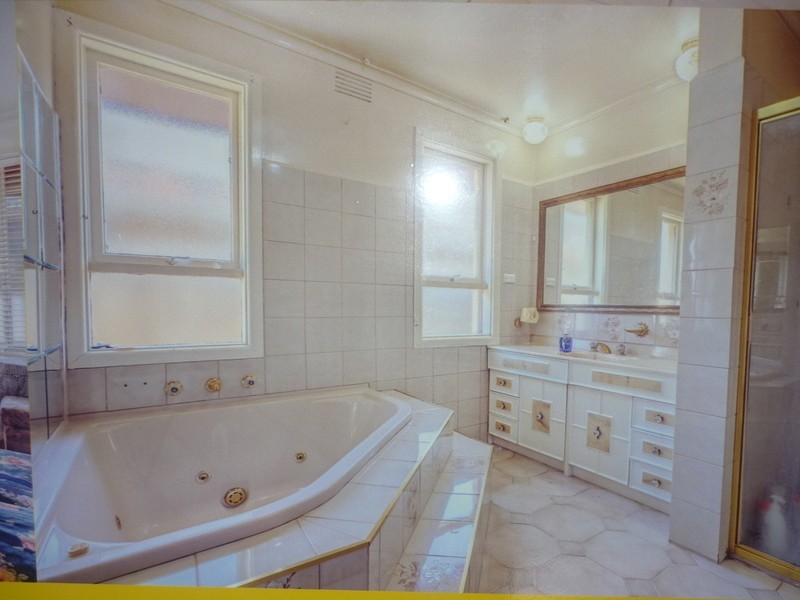 1/57 Corinella Crescent, Dallas VIC 3047