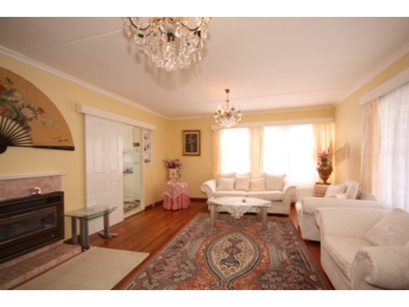 10 Calivil Street, Dallas VIC 3047