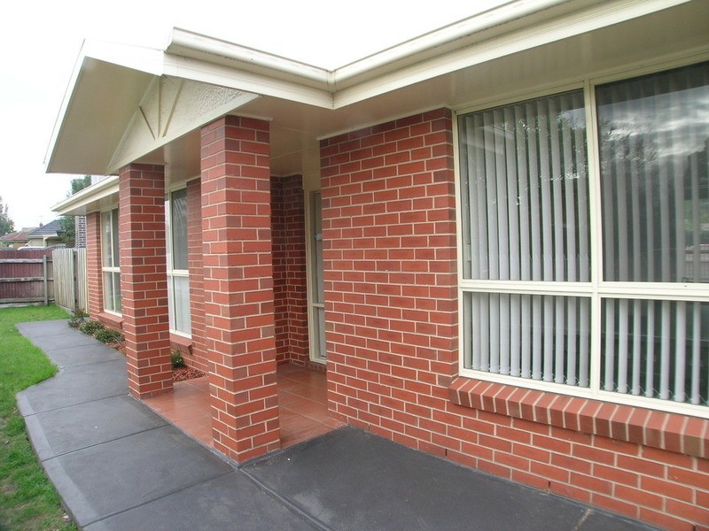 2/30 Anselm Grove, Glenroy VIC 3046
