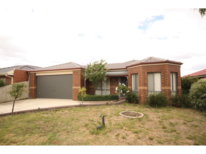 11 Desna Place, Roxburgh Park VIC 3064