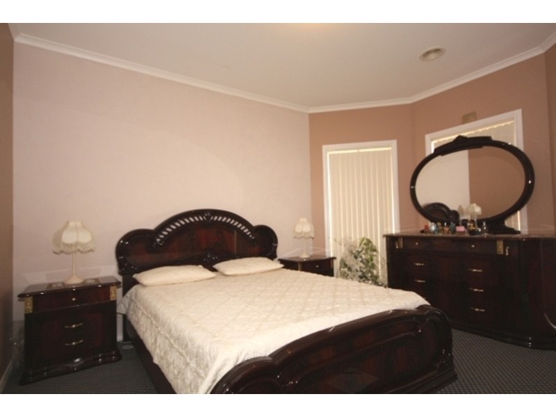 11 Desna Place, Roxburgh Park VIC 3064