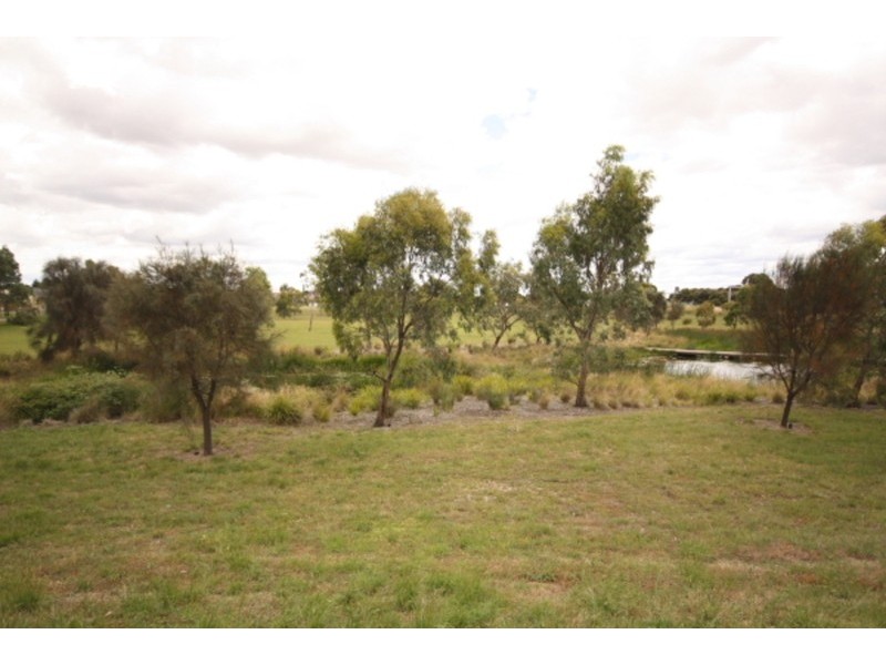 11 Desna Place, Roxburgh Park VIC 3064