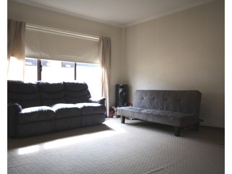 2/35-37 Carlisle Street, Craigieburn VIC 3064