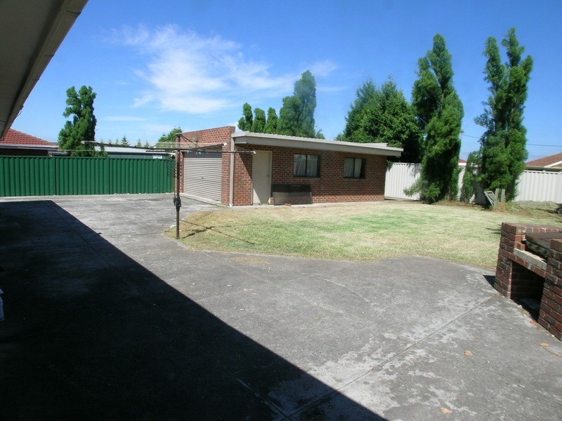 10 Newhaven Road, Craigieburn VIC 3064