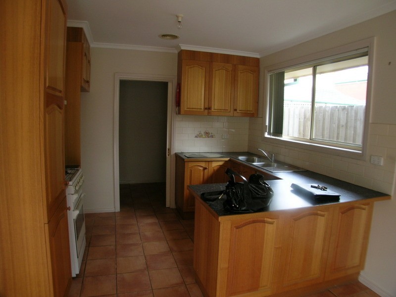 2/24 Barunah Street, Glenroy VIC 3046