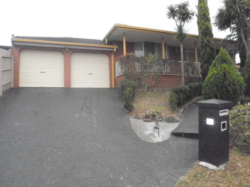 17 Magnolia Boulevard, Meadow Heights VIC 3048