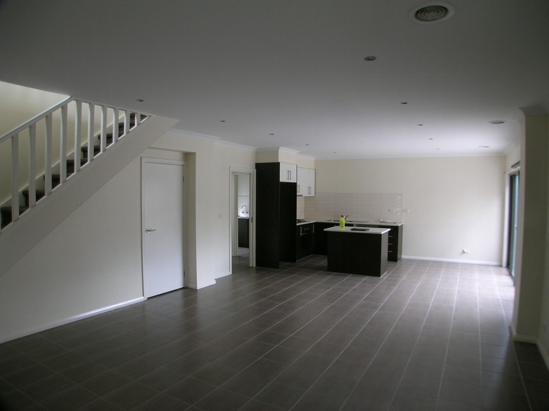 2/134 Kitchener Street, Broadmeadows VIC 3047
