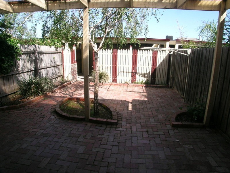 6 Simmonds Place, Roxburgh Park VIC 3064