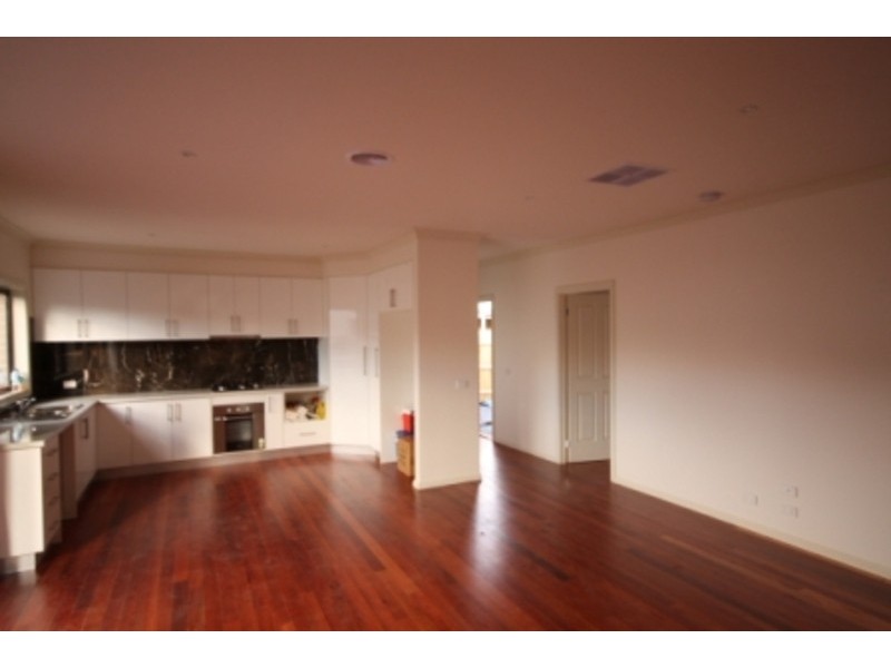 2/38 Loongana Avenue, Glenroy VIC 3046