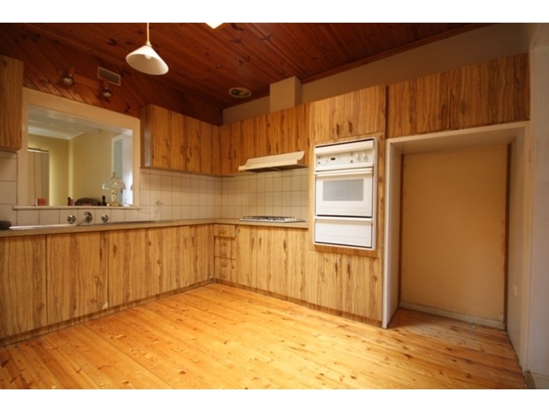 9 Ridge Road, Oak Park VIC 3046