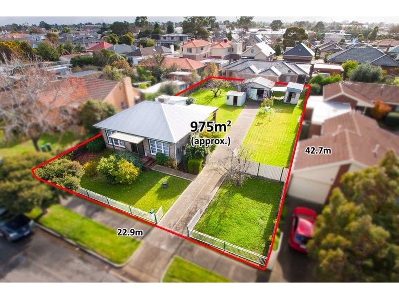 12 Apsley Street, Glenroy VIC 3046