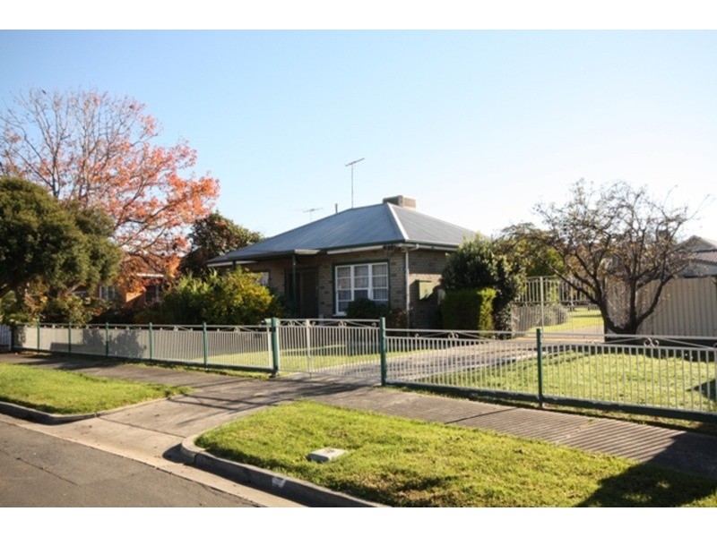 12 Apsley Street, Glenroy VIC 3046