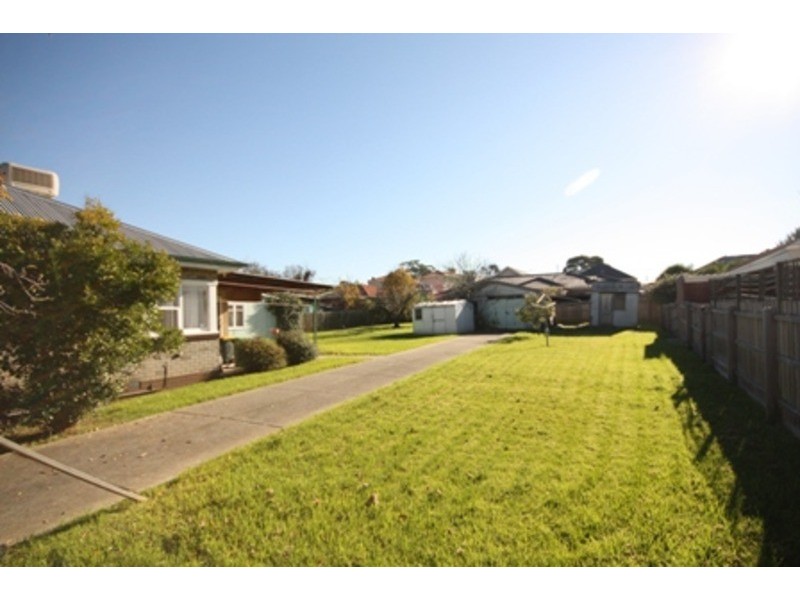 12 Apsley Street, Glenroy VIC 3046