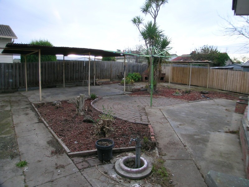 2 Calivil Street, Dallas VIC 3047