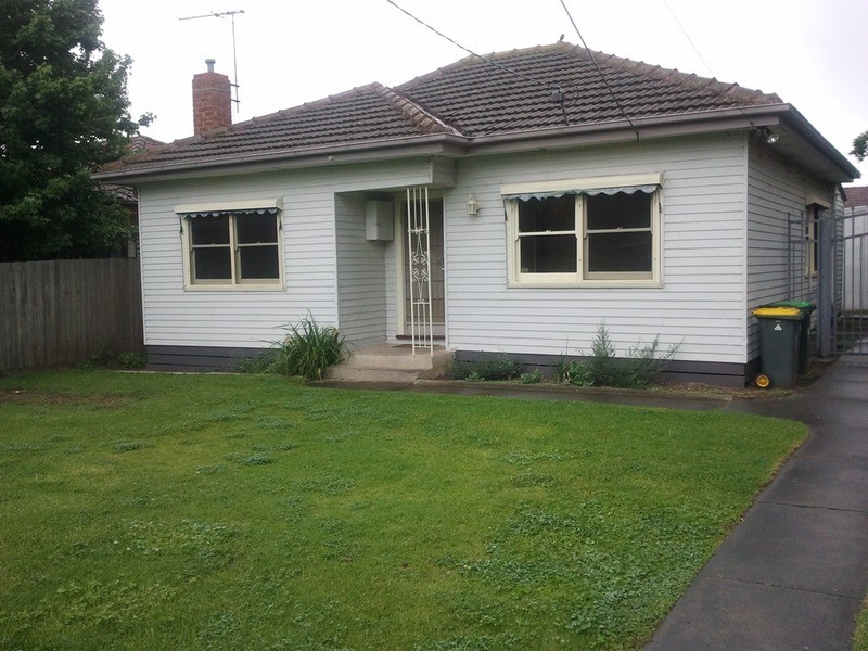 11 Wheatsheaf Road, Glenroy VIC 3046