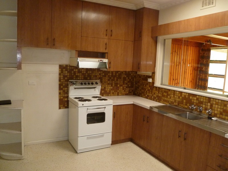 9 Finchley Avenue, Glenroy VIC 3046