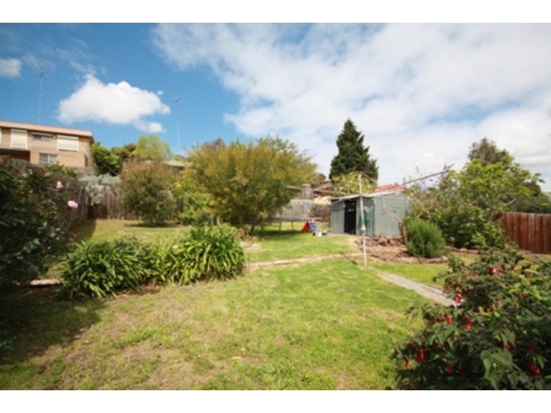 68 Valley  Crescent, Glenroy VIC 3046