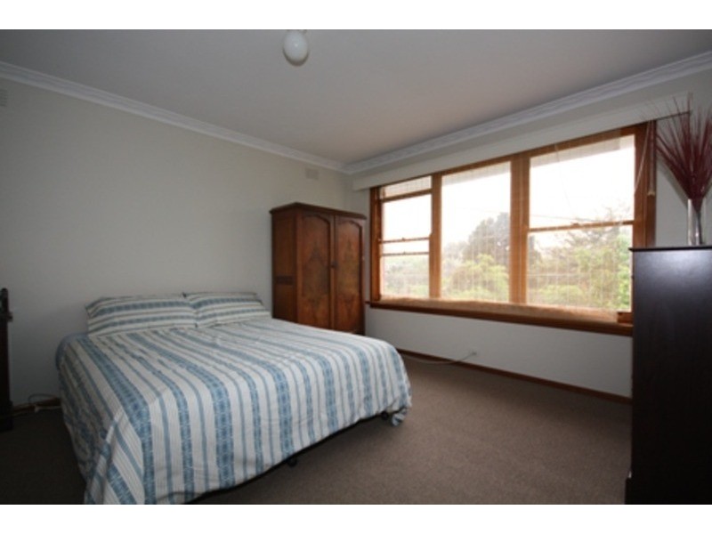 68 Valley  Crescent, Glenroy VIC 3046