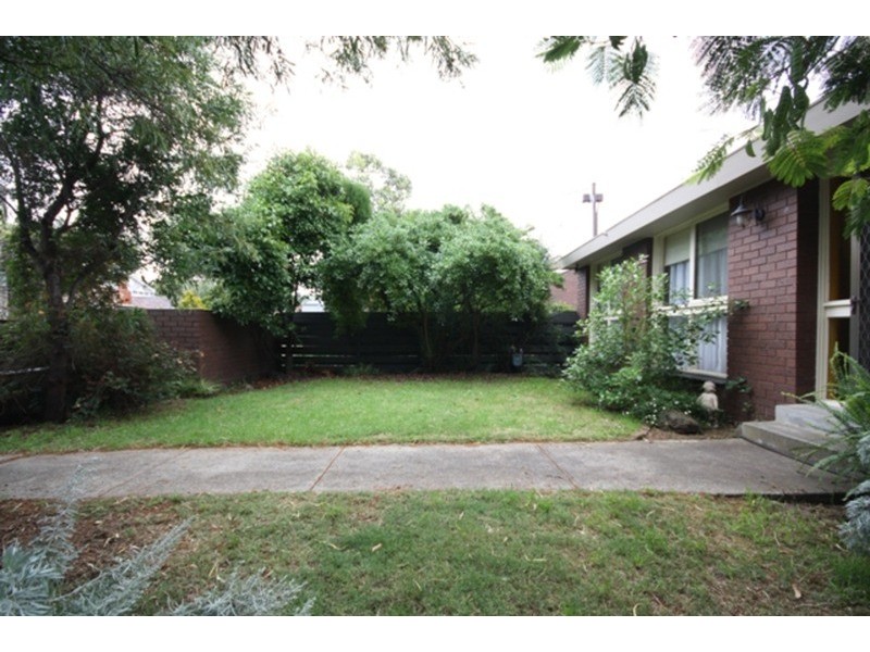 3/61 Vanberg  Road, Essendon VIC 3040
