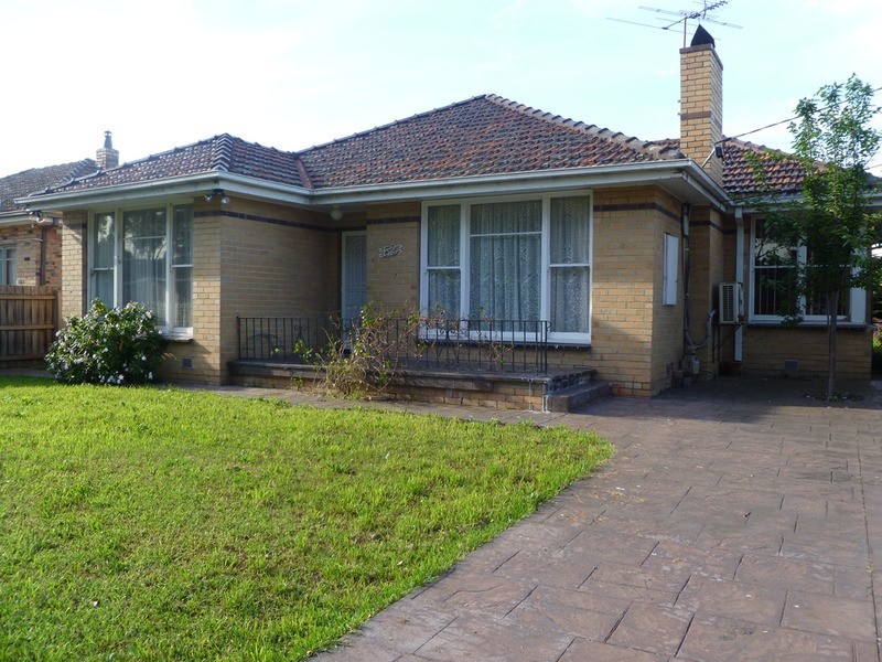 62 Glenroy Road, Glenroy VIC 3046