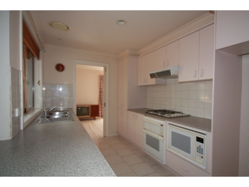 11 Stevens  Close, Roxburgh Park VIC 3064