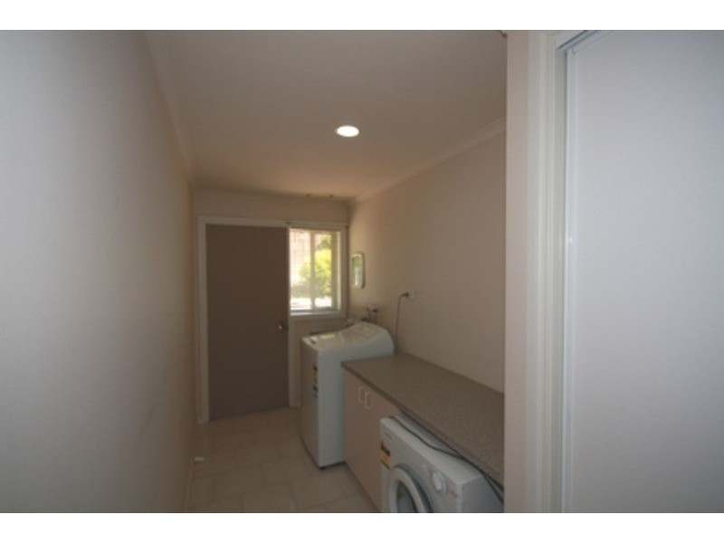 11 Stevens  Close, Roxburgh Park VIC 3064
