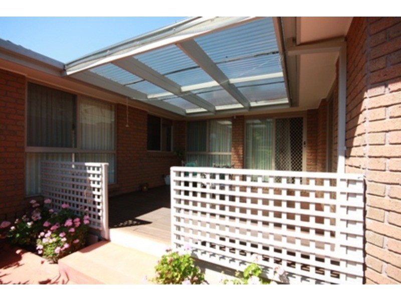 11 Stevens  Close, Roxburgh Park VIC 3064