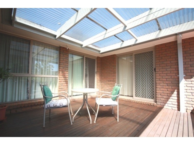 11 Stevens  Close, Roxburgh Park VIC 3064
