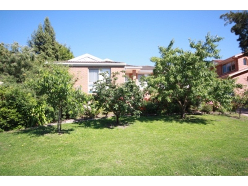 11 Stevens  Close, Roxburgh Park VIC 3064