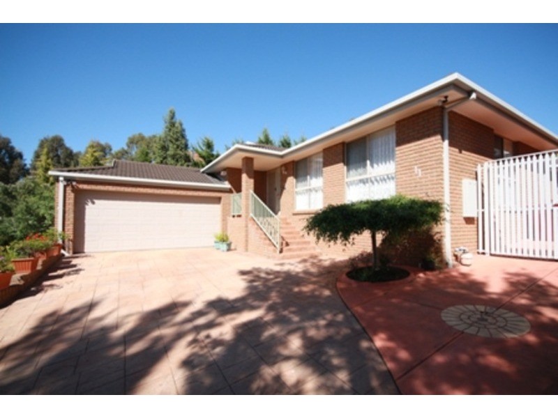 11 Stevens  Close, Roxburgh Park VIC 3064