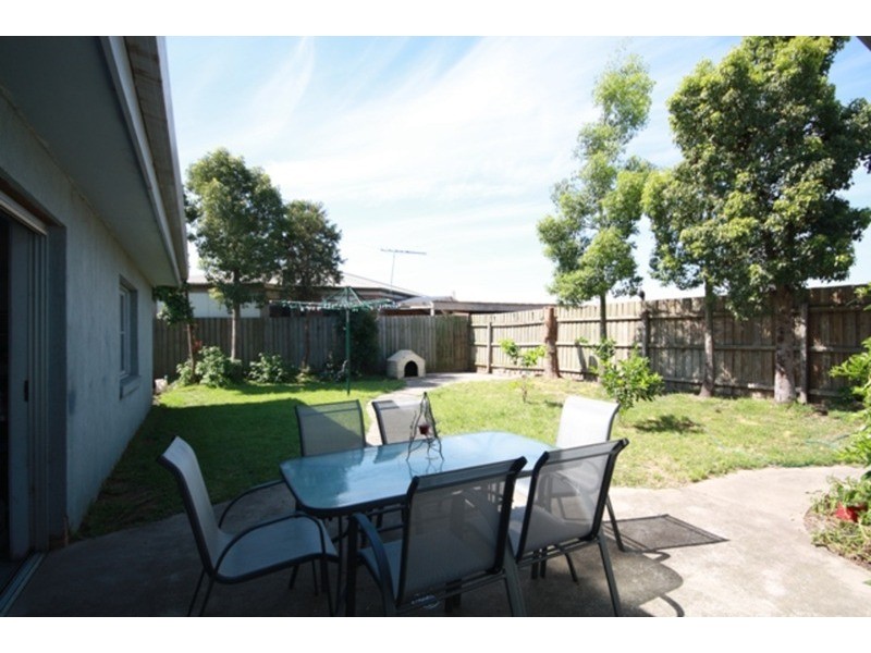 16 Cassinia Crescent, Meadow Heights VIC 3048