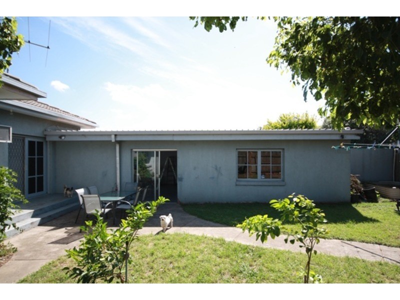 16 Cassinia Crescent, Meadow Heights VIC 3048