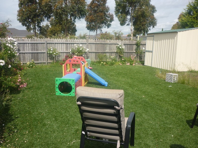 5 Masters Circuit, Roxburgh Park VIC 3064