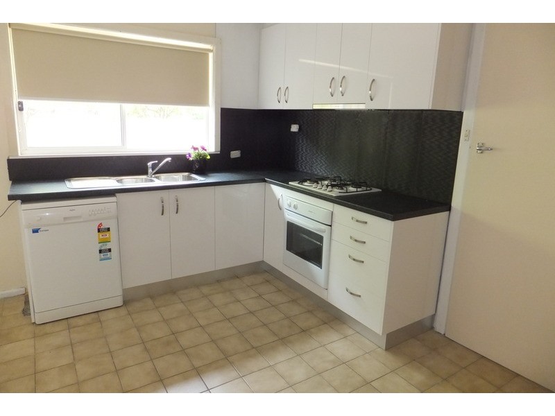 16 Hartington Street, Glenroy VIC 3046