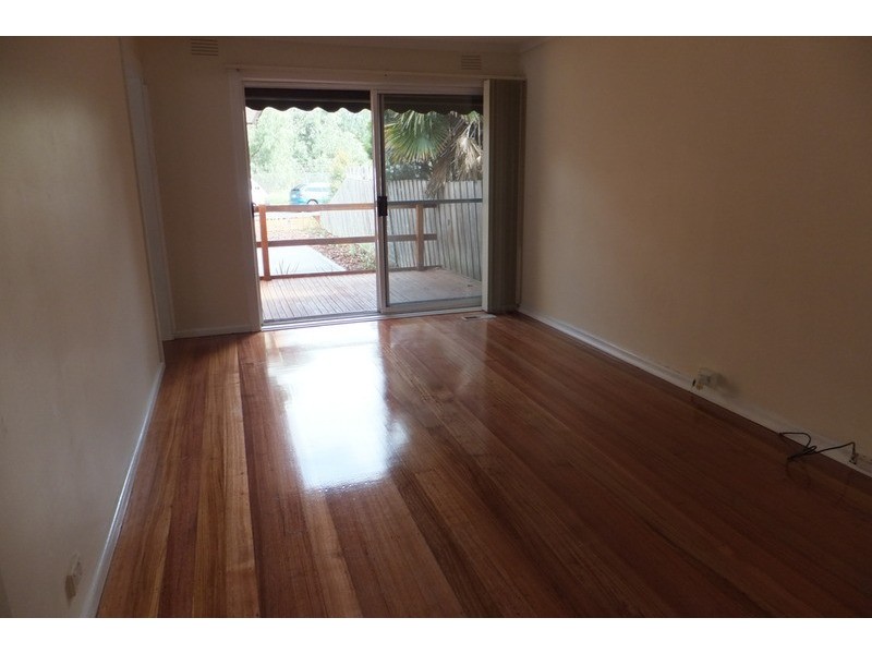 16 Hartington Street, Glenroy VIC 3046