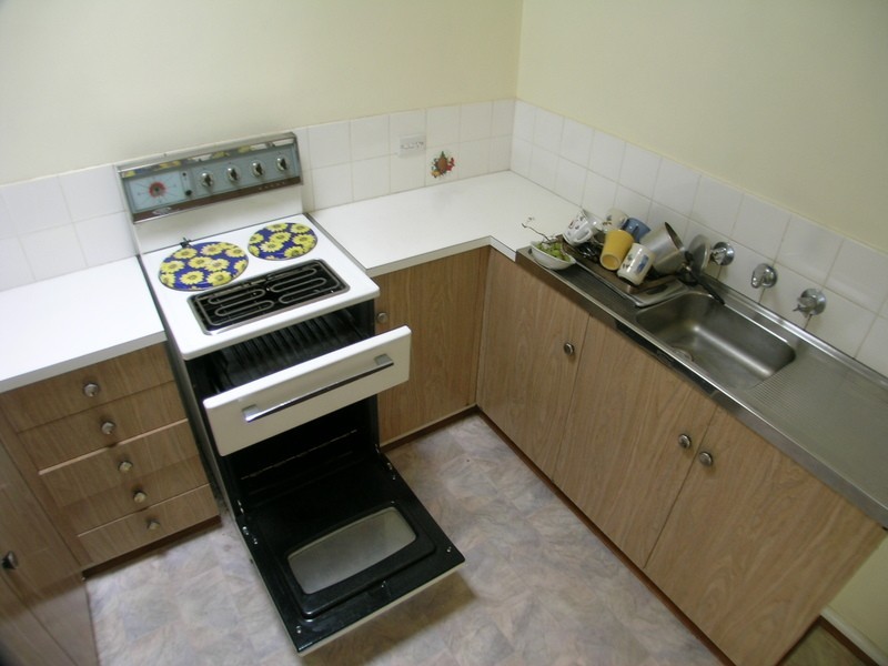 2/27 Grandview Street, Glenroy VIC 3046