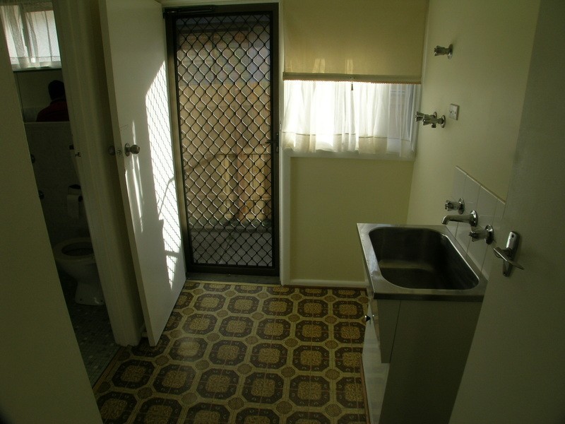 2/27 Grandview Street, Glenroy VIC 3046